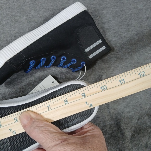 Cat & Jack Size 4 Youth Black/Arlie Sneakers with Blue Laces 077040995 NWT - Picture 6 of 6